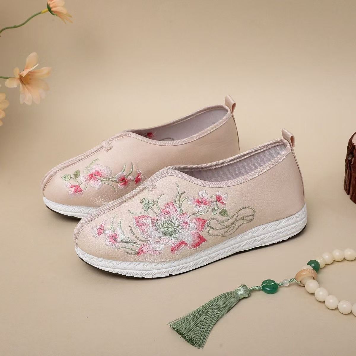 Woman Flat Sole Big Size Embro - Ethnic Style review and price