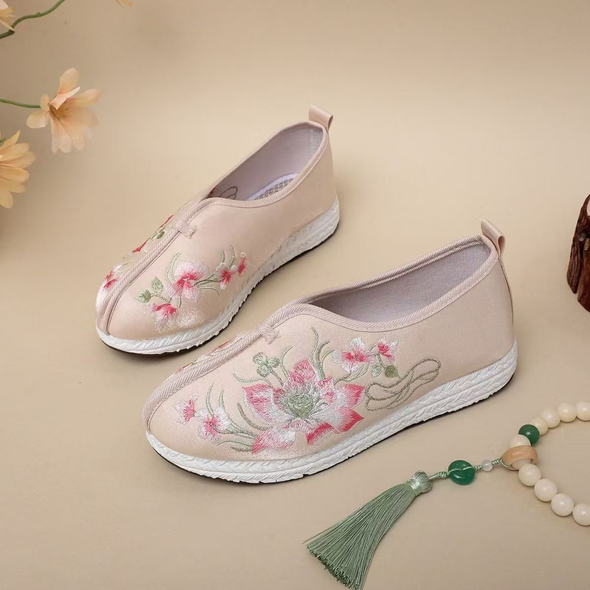 Woman Flat Sole Big Size Embro - Ethnic Style review and price